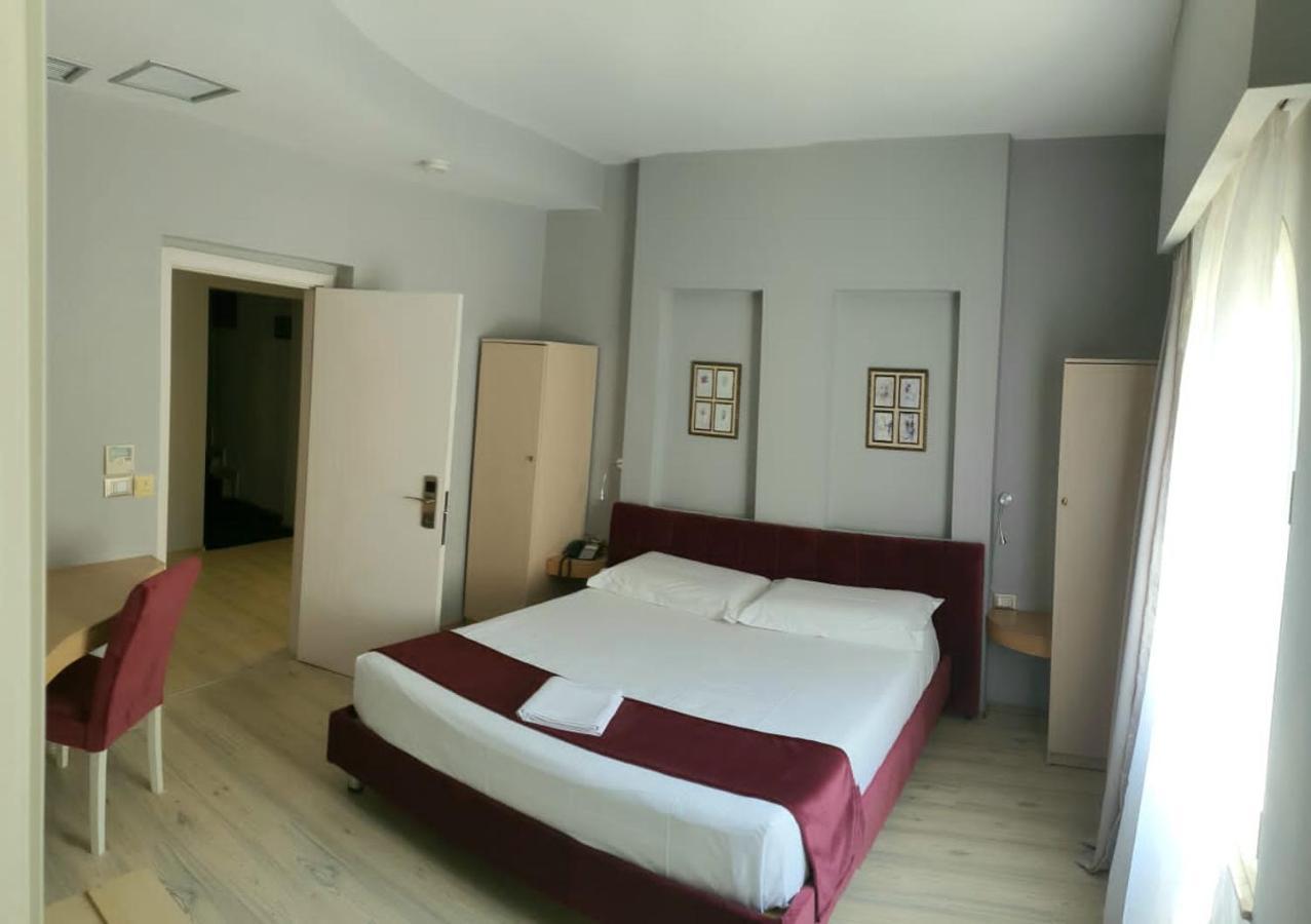 Theranda Boutique Hotel Tiranë Luaran gambar