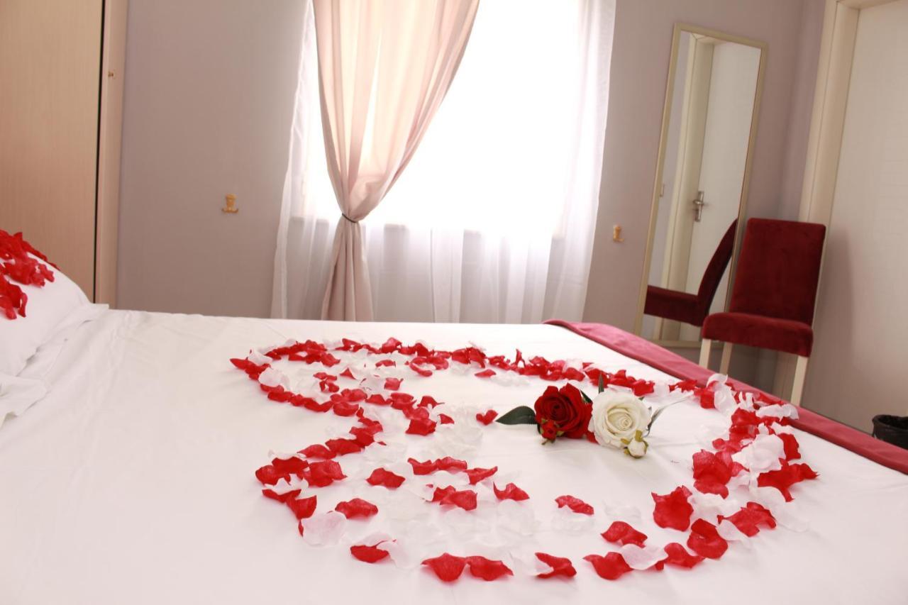 Theranda Boutique Hotel Tiranë Luaran gambar