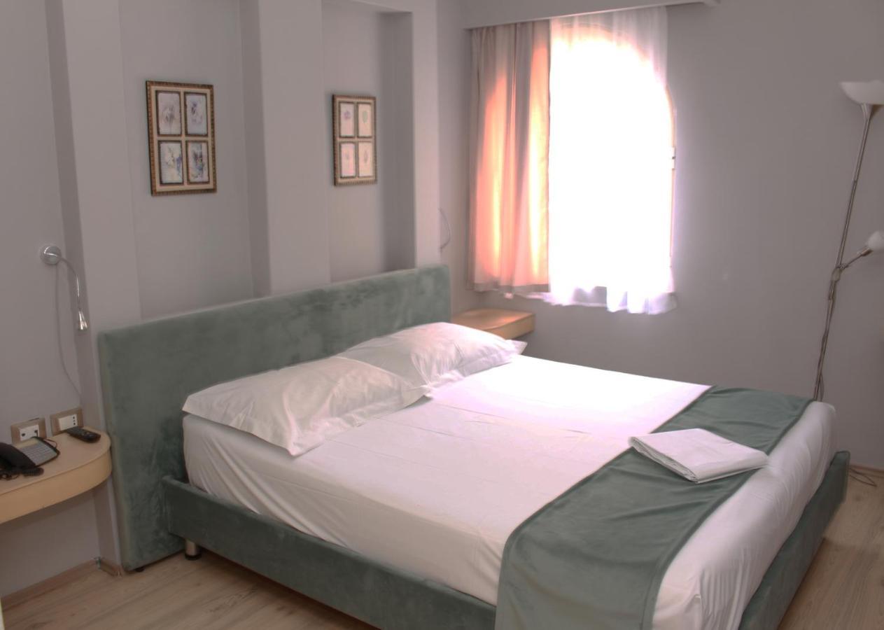 Theranda Boutique Hotel Tiranë Luaran gambar