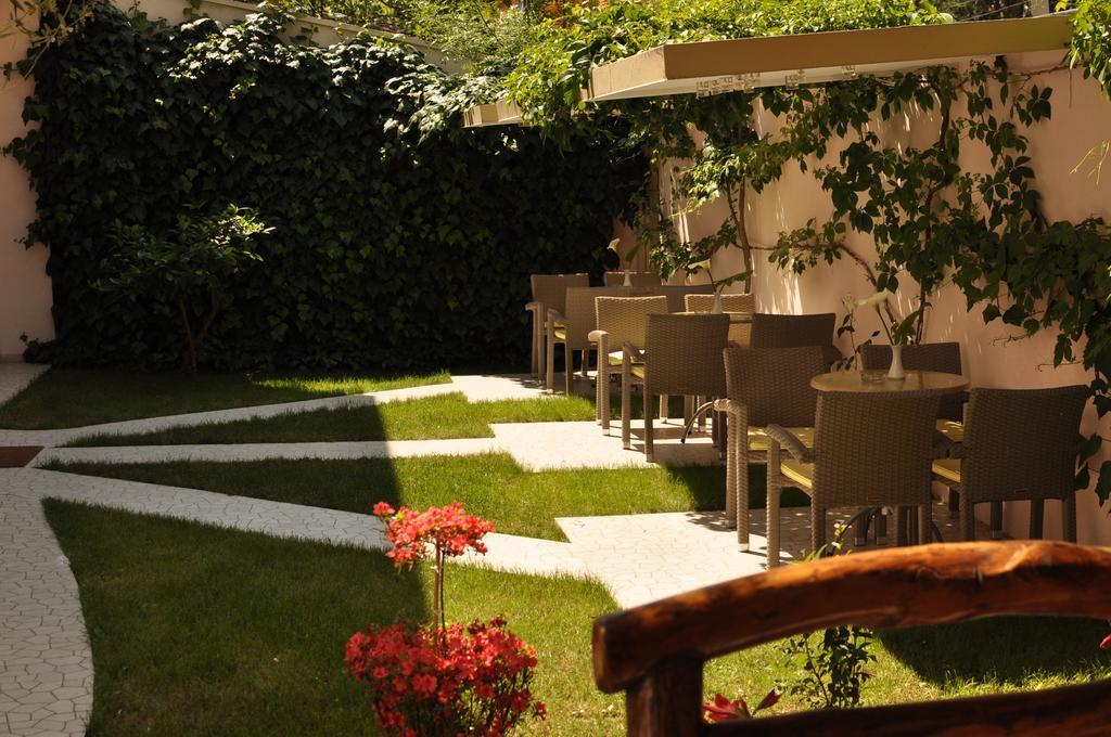 Theranda Boutique Hotel Tiranë Luaran gambar