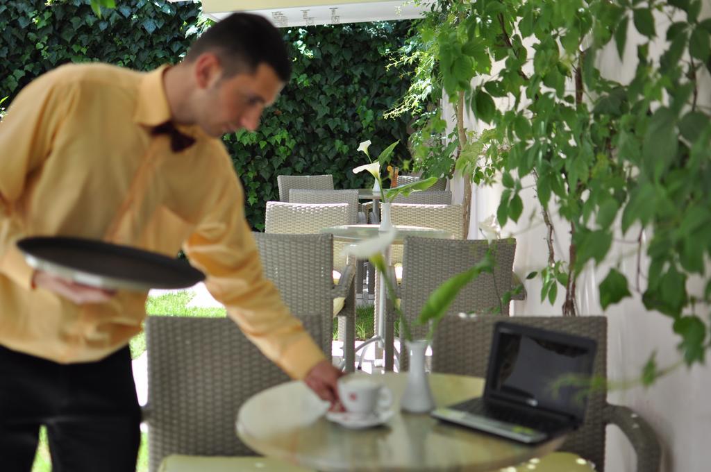 Theranda Boutique Hotel Tiranë Luaran gambar