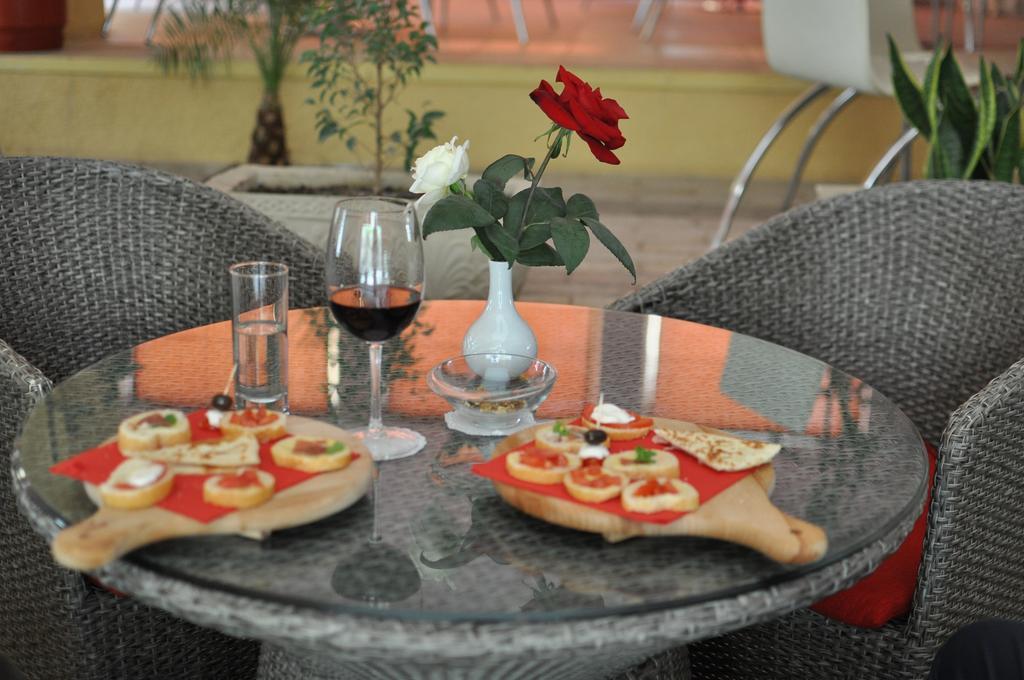 Theranda Boutique Hotel Tiranë Luaran gambar